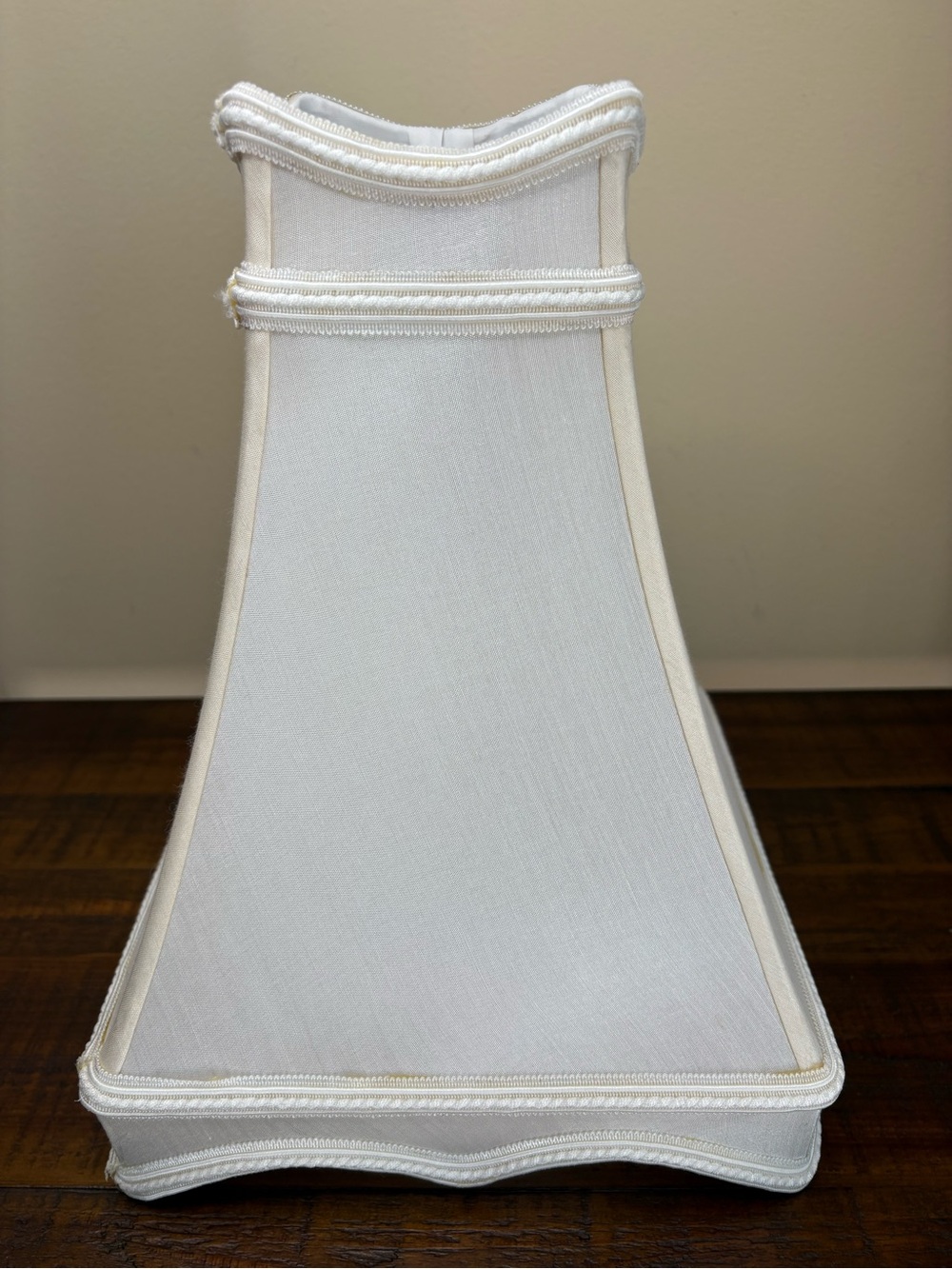 White Royal Designs Fancy Square Bell Lamp Shade - Picture 4 of 12